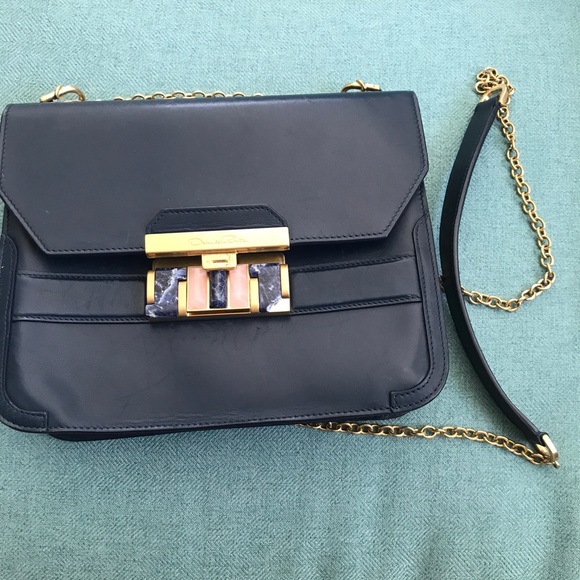 Oscar de la Renta
Large Madison Crossbody bag - Picture 2 of 8